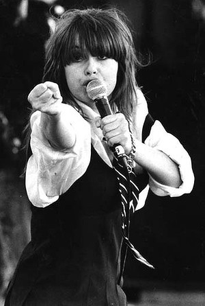 Chrissie-20Amphlett-20-202-300x0