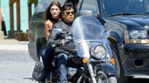 ErikEstrada-ChupacabraVsTheAlamo-630-02-jpg_172345